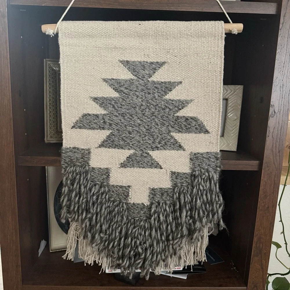 Restoration‎ Hardware 15x24 Aztec Wall Tapestry Boho Southwestern Neutral Wool